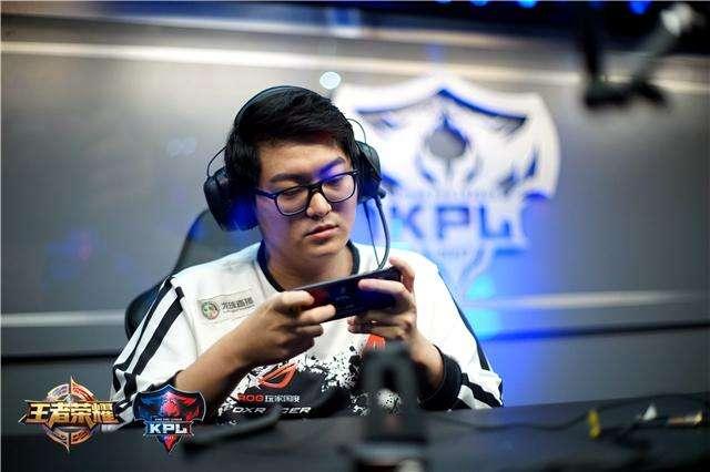 曝Uzi将复出年薪或达到9位数，BLG是否有望集齐豪华阵容？