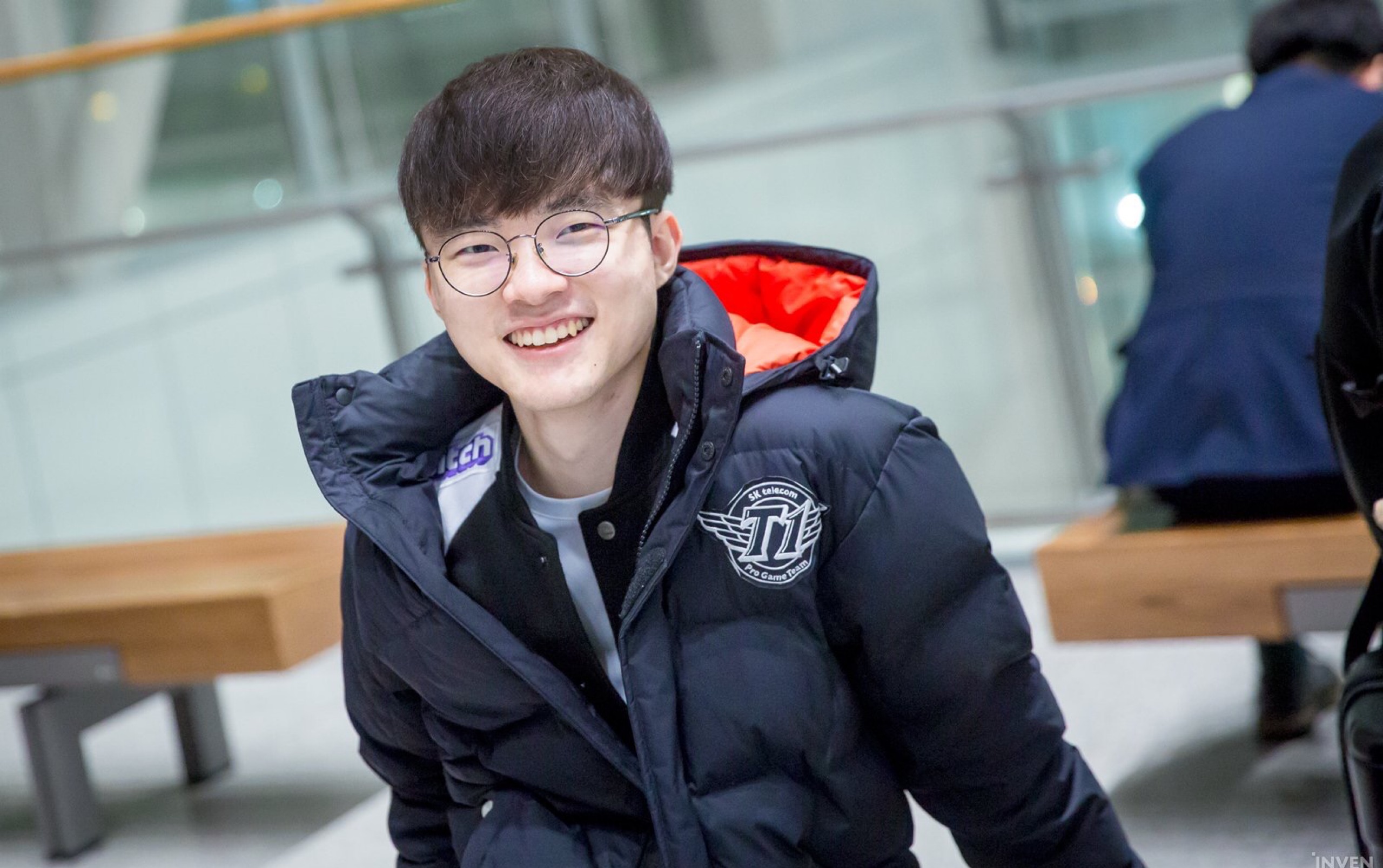 LNGvsTES首发：JackeyLove下路对决GALA 小奶油战Scout！