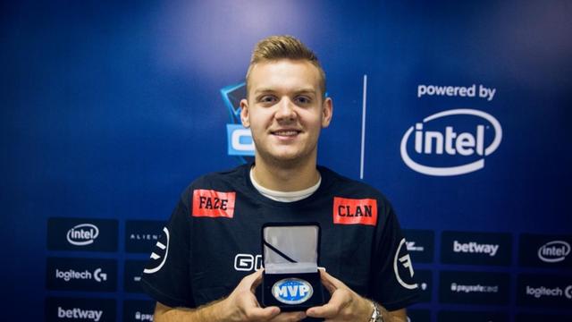 DOTA2 震中杯：RNG零比二惨遭自己二队SAG淘汰