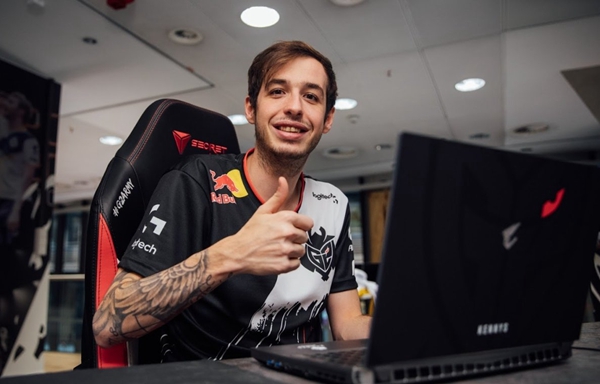 人气颇低LPL夏决虎牙官方实时人数最多仅3.2万 不及瓦EDG夺冠